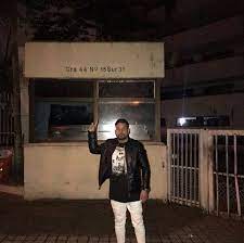 El edificio mónaco, ubicado en una zona exclusiva de el poblado, tuvo doce apartamentos, 34 parqueaderos en el sótano, tres ascensores, canchas de tenis, piscinas y baño turco. Facebook