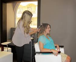 Beauty bar geben wir fachkundigen hautspezialisten ein system an die hand, das sie in die lage versetzt, selbst . Styling At M Beauty Lounge Bahrain Simone Scribes