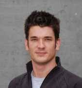 Ella Kirschbaum's Instagram, Twitter & Facebook