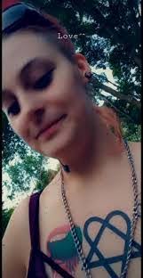 Jeanette Nye's Instagram, Twitter & Facebook