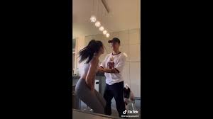 Paulo dybala x freundin oriana. Paolo Dybala Und Seine Freundin Laden Unangemessenes Crotch Lift Video Hoch Tiktok Loscht Es Sofort