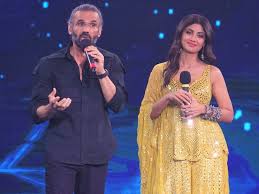 Shilpa shetty kundra is a popular indian film actress, fitness inspiration, and style icon. Super Dancer Chapter 4 Shilpa Shetty Makes A Grand Comeback Suniel Shetty Graces The Stage As The Guest Times Of India
