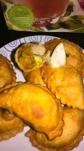 Dari gambarnya sahaja sudah menarik perhatian saya. Namakucella Karipap Inti Kentang Telur Rebus
