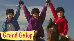 Elle deviennent amies avec lisa, une nouvelle élève, et toutes 3 décident de fonder leur propre club, le grand galop. Grand Galop Episodes 1 A 2 Compilation Grand Galop Saison 1 Youtube