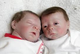 Bizar: Oameni cu pasiuni bolnave pentru păpuşi