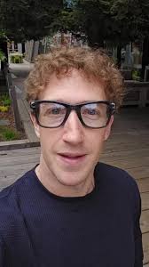 Dude looks more and more like Woody Allen.