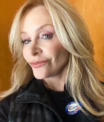 Who is former tv anchor Sandra Maas?