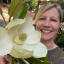 Kim Fabian's Instagram, Twitter & Facebook