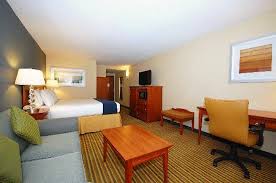 4.9 / 5 588 reviews. Holiday Inn Express Suites Zimmer Fotos Und Bewertungen Tripadvisor