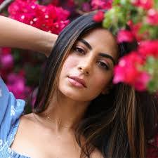 Alejandra Young's Instagram, Twitter & Facebook