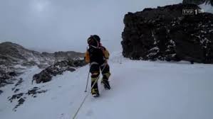 Minister kultury, dziedzictwa narodowego i sportu piotr gliński pogratulował grupie nepalczyków dotarcia na szczyt k2, jedynego na świecie ośmiotysięcznika niezdobytego zimą. Zdobycie K2 Tvs Pl