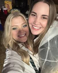 whats up im kaylie and im looking for someone to room with fall 2025 and  spring 2026. i am a sophomore currently in art but im going to switch back  to a