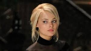 Jordan belfort (leonardo dicaprio) meets naomi (margot robbie) at his beach house in the hamptons. Black Heart Earrings Worn By Naomi Lapaglia Margot Robbie In The Wolf Of Wall Street Spotern