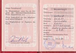 Verkaufe diesen alten fdgb ausweis aus ddr zeit, ohne rückgaberecht. Schreiben An Frau Angele Merkel Herrn Reiner Haseloff Jahrgang 1954