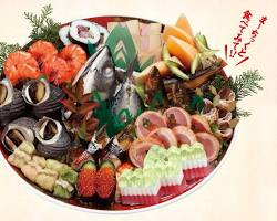 皿鉢料理：大皿に盛られた皿鉢料理の画像