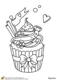 Un Cupcake Magique Avec Un Petit Drapeau Pose Au Sommet Un Dessin A Colorier Avec Amour Dibujos Para Colorear Dibujos De Cupcakes Dibujos Animados Para Pintar