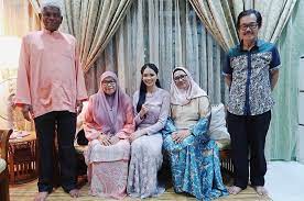 Camelia merupakan sebuah siri drama televisyen malaysia 2019 arahan eoon shuhaini lakonan diana danielle, ain edruce dan saharul ridzwan. Biodata Ain Edruce Pelakon Drama 30 Pesanan Suara Iluminasi