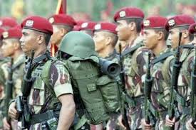 Oct 08, 2017 · terbagi dalam tni ad, tni al dan tni au, sekilas setiap satuan memiliki artibrut yang memang tak jauh berbeda. Mengapa Baret Tni Berbeda Beda Ternyata Ini Arti Warna Setiap Baret Termasuk Kopassus