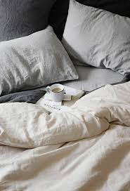 Embarquez maintenant pour le pays la parure de lit choisie doit correspondre à l'univers de votre enfant et à la décoration de sa chambre, tout en restant confortable. Le Linge De Lit En Lin La Parure De Lit Cosy Et Naturelle Archzine Fr Couette En Lin Idees De Lit Drap En Lin