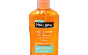 غسول نيتروجينا لحب الشباب daily oil oil free shampoo bottle