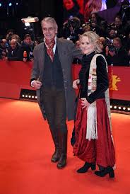 „ehe für alle ! gibt es denn gar keine mehr, die sich weigern, zu heiraten? Berlinale Eroffnung Mit Sigourney Weaver Veronica Ferres Tochter Lilly