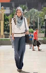 Detail ukuran baju tiap size dapat diperiksa di size pack baju pesta muslim. 9 Gaya Busana Muslim Trendy Keren Yang Bisa Kamu Jadikan Referensi Gaya Busana Gaya Model Pakaian Hijab
