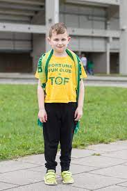 Fortuna sittard fm 2020 players review, profiles, eredivisie, potential wonderkids, fortuna sittard football manager 2020 best players order by rating, fortuna sittard fm20 attributes, current ability. Vater Und Kind Fussballfanfotos