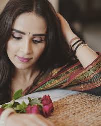 Pehli si mohabbat #mohabbat #retro #tredition #blackandwhite #antique  #vintagehome #vintagestyle #vintage #shayari #bollywood #bollywoodactress