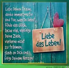 Es gibt viele tische und stühle. Ich Liebe Dich