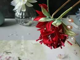 pin by 莉玲陳on chan hua 纏花春仔花 table decorations decor glass vase
