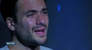 Effusioni al momento del rientro nella casa. Gfvip 5 Pierpaolo Pretelli In Lacrime Forse Sono Distruttivo Per La Coppia
