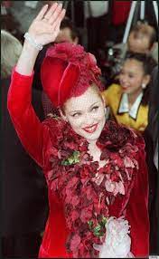 maˈɾi.a ˈeβa ˈðwaɾte ðe peˈɾon; Madonna S Evita Peron Look Is Very Different From Her Style Today Photos Huffpost Life