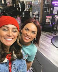 I was very mindful when picking out my pjs last night. I wanted to wake up  in this new year with the right mindset. In the wise words of  @the.chelseablaylock “nothing changes