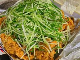 우리집 사람들은 네네치킨의 파닭을 무척이나 좋아한다. 오리엔탈 파닭소스를 싫어하는 소스싫어쟁이인 나는 항상 후라이드만 뇸뇸 먹는다.  억울하다. 허니콤보 최고.