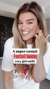 Caitlin Swain's Instagram, Twitter & Facebook