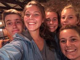 EHS Braai-off teen Chef Jakes vermaak gemeenskap Op Saterdag 27 Januarie  het die EHS se Dorpsdirigente 'n baie suksesvolle fondsinsamelingsfunksie  by Kralinbergh aangebied. Dit was heerlik om 'n klomp ou bekende gesigte