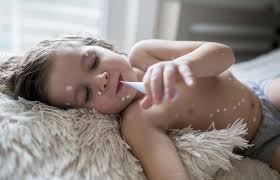 Batuk lama dan tidak kunjung sembuh meskipun sudah minum obat, bisa menjadi pertanda adanya kemungkinan penyakit. Chicken Pox Babycenter