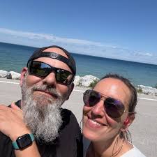 Who is hiring in the Evart area?