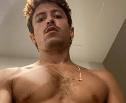 (reprodução instagram) o ator sérgio hondjakoff, que ficou conhecido pelo eterno cabeção da novela adolescente malhação, se tornou papai desde o último dia 11 deste mês. Jesuita Barbosa Tem Conta Desativada No Instagram Apos Publicar Fotos Sem Roupa Zoeira Diario Do Nordeste