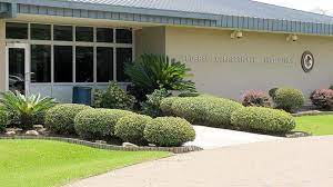 Not all inmates who were in custody prior to 1982 were keyed into the bop's inmate management system. 1st Federal Inmate Dies In Prison Hit Hard By Coronavirus After Heartbreaking Plea To Judge Abc News