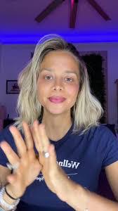 Veronica Mcmanus's Instagram, Twitter & Facebook