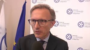 Nel regno unito, la patria della teoria gender, dove esiste una sorta di legge zan, i preti vengono cacciati dalle scuole perché si oppongono all'agenda lgbt. Pq5rxdxw9pqflm