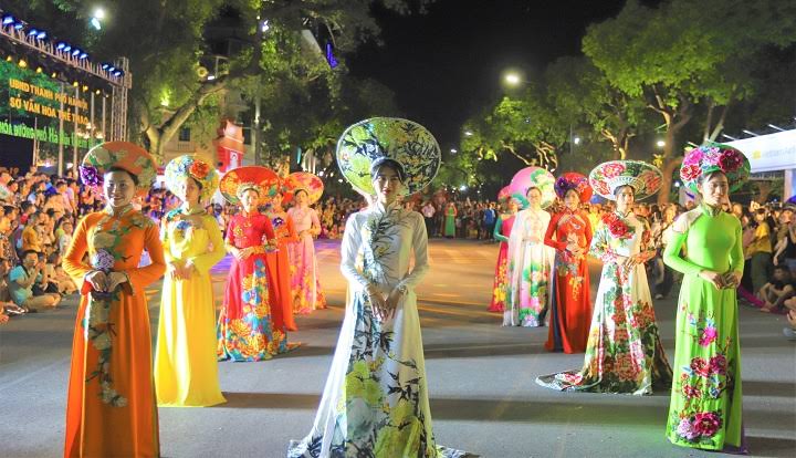 Rực rỡ sắc màu văn hóa Hà Nội – Cổng thông tin Sở Văn Hóa Thể Thao Hà Nội