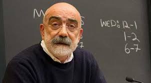 Biz, senin doğum gününü gıyabında kutlayanlar, sanıyorum tahmin ettiğinden çok daha kalabalığız. Ahmet Altan Freewordsturkey