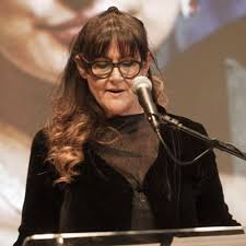 Stella ha riportato l'amore nel cuore dell'attore marco giallini dopo il suo lutto, rimasto solo con i due figli, in seguito alla triste e prematura scomparsa della moglie loredana giallini per un emorragia cerebrale. Loredana Commonara Lcommonara Twitter