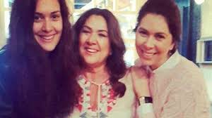Hülya darcan, 1971 yılında tanıştığı sinema oyuncusu tanju korel ile 20 nisan 1974 tarihinde evlendi. Hulya Darcan Kizi Zeynep Korel I Tehdit Ediyor Iddiasi