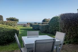 You are zoomed out too far to see location pins. Location Vacances Maison Latitude 3 Pieces A La Flotte En Re