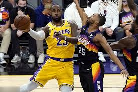 湖人隊 對 太陽隊 直播前觀賽重點 nba季後賽首輪持續激戰，湖人109 比 102 射落太陽，系列賽1比1平手。 好不容易靠著附加賽考驗闖進季後賽的湖人，首輪首戰就吞下敗仗，狀況欠佳的安東尼戴維斯賽後被紫金球迷抨擊為罪人。 1cighzt3rtonem