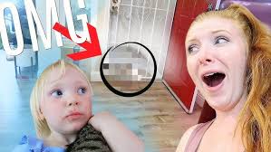 I did NOT expect to see this at our doorstep... 😳(idk what to do)