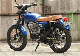 Gaya motor jadul yang dimodifikasi terlihat elegan dan dinamis, pas untuk remaja ataupun orang tua. 10 Modifikasi Motor Klasik Terbaik Di Indonesia 2021 Otomaniac